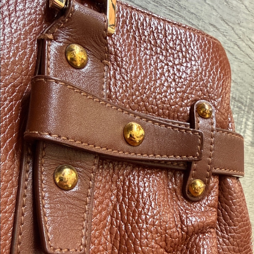 Stylish Brown Leather Tote with Gold Accents - Picture 9 of 9